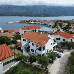apartments-kondric.hotelinzadar.com/